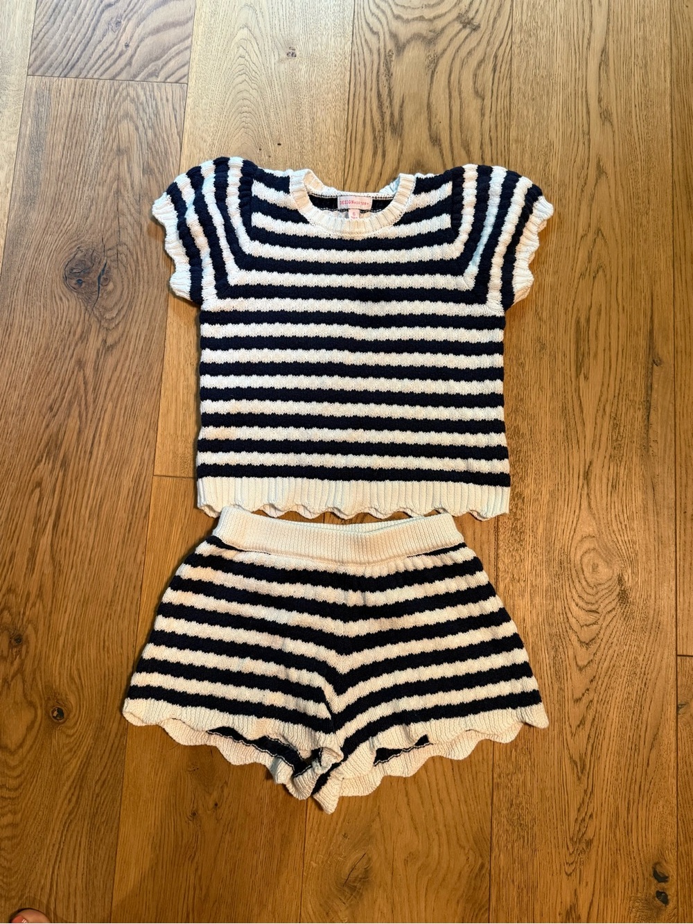 Design History girls knit set